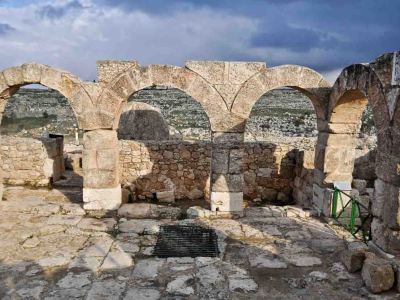 The courtyard of the shul at Susya, 2012